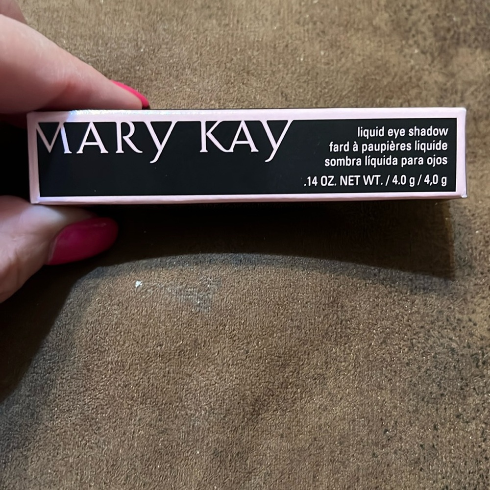 Mary Kay Liquid Eye Shadow-Light Beam